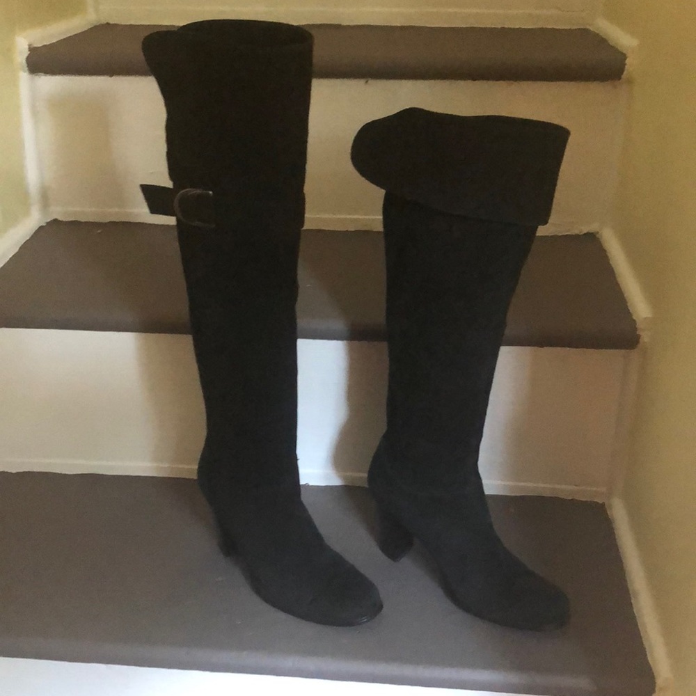 Jacqueline Ferrar Black suede fashion boots. Six 6M